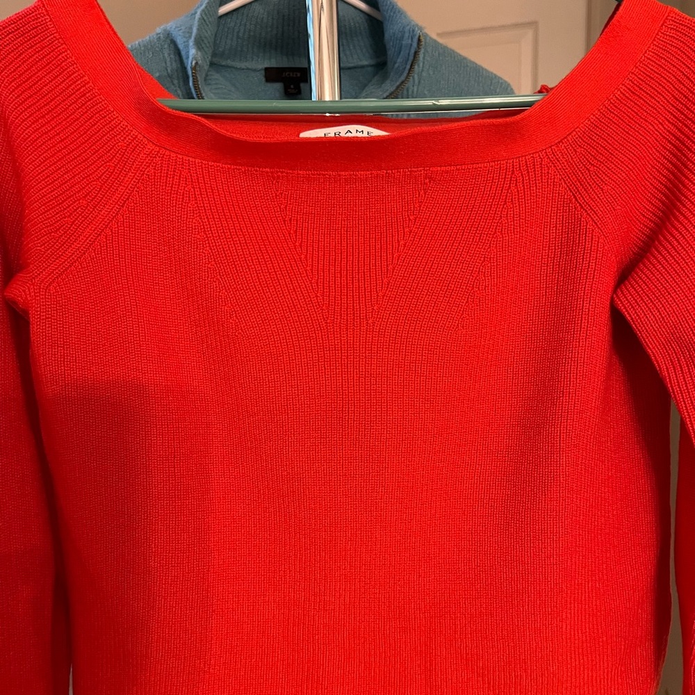 Frame Crop Sweater